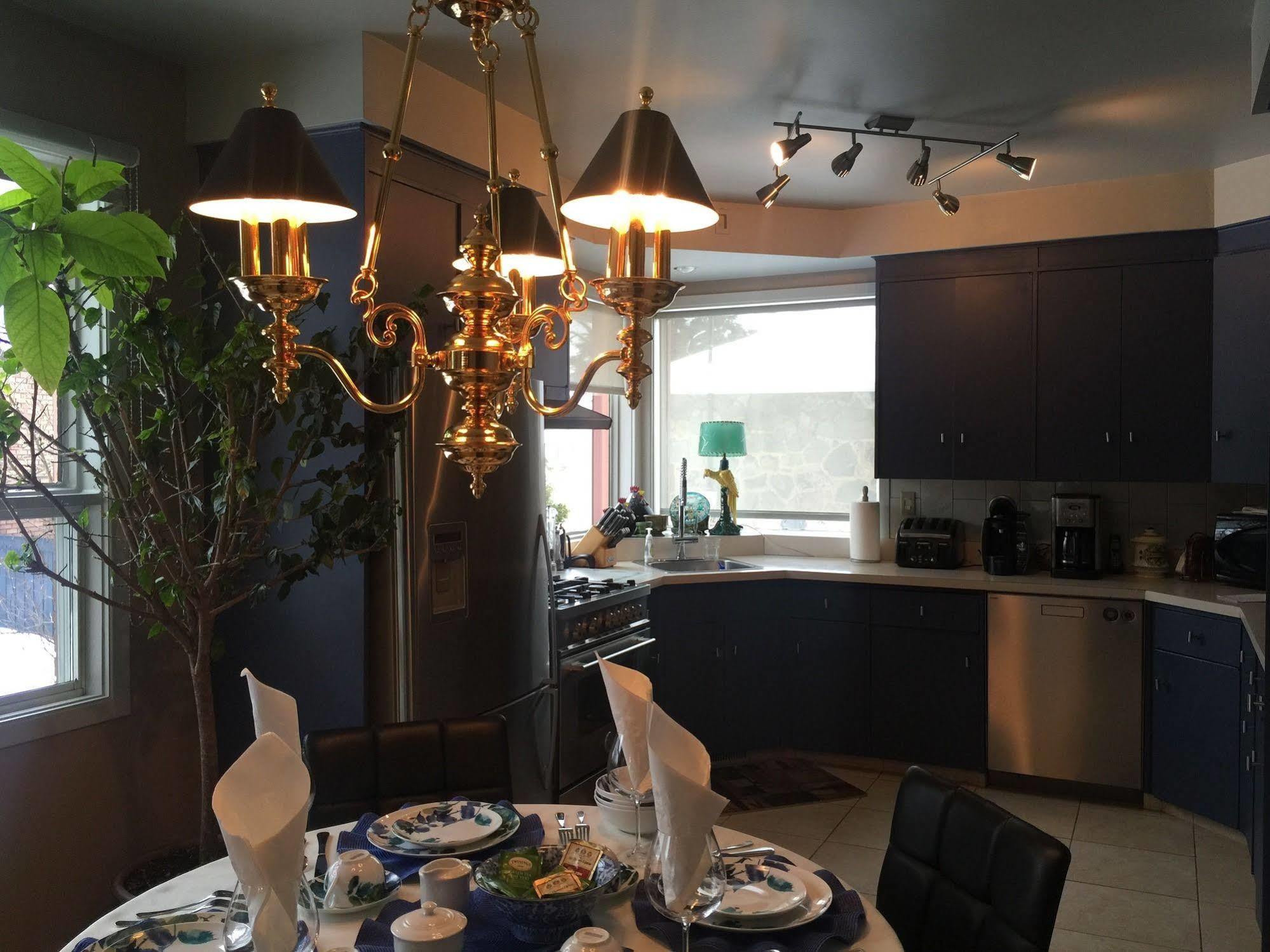 Gite Chez Baza Bed & Breakfast Shawinigan Exterior photo